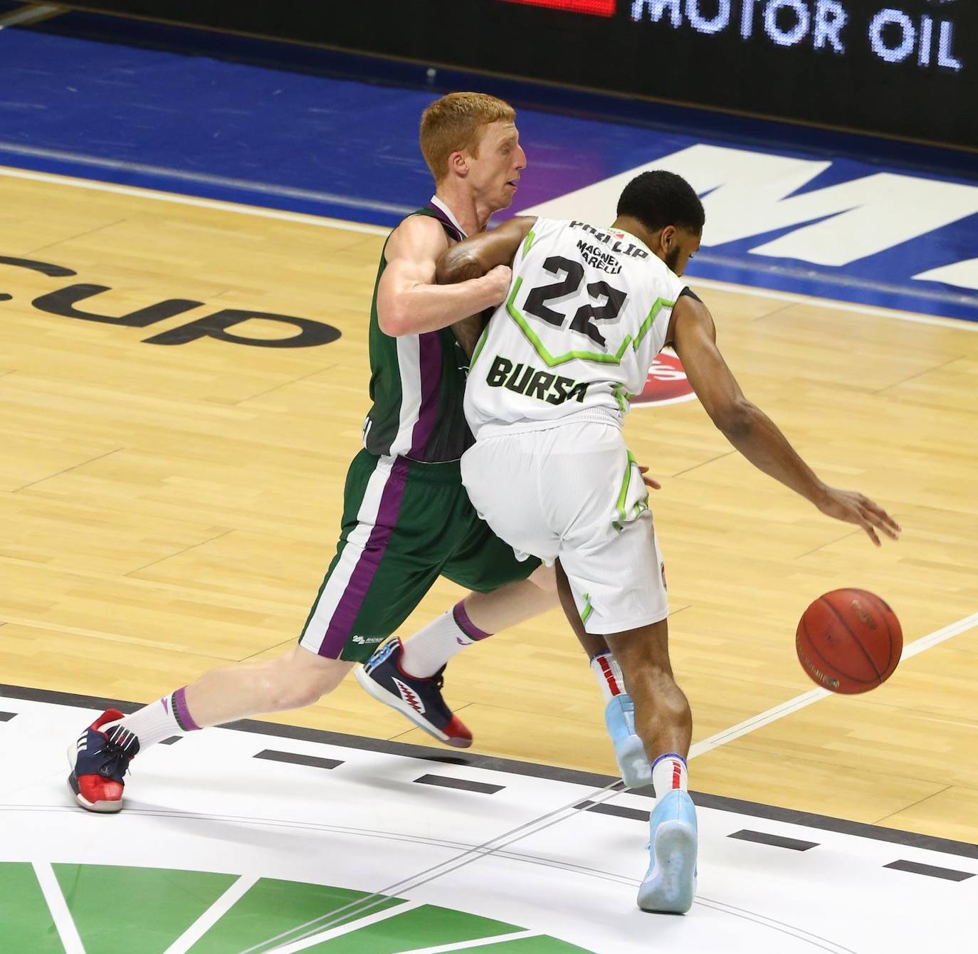 El conjunto malagueño recibió al equipo turco en un partido clave cara a la siguiente fase de la Eurocup