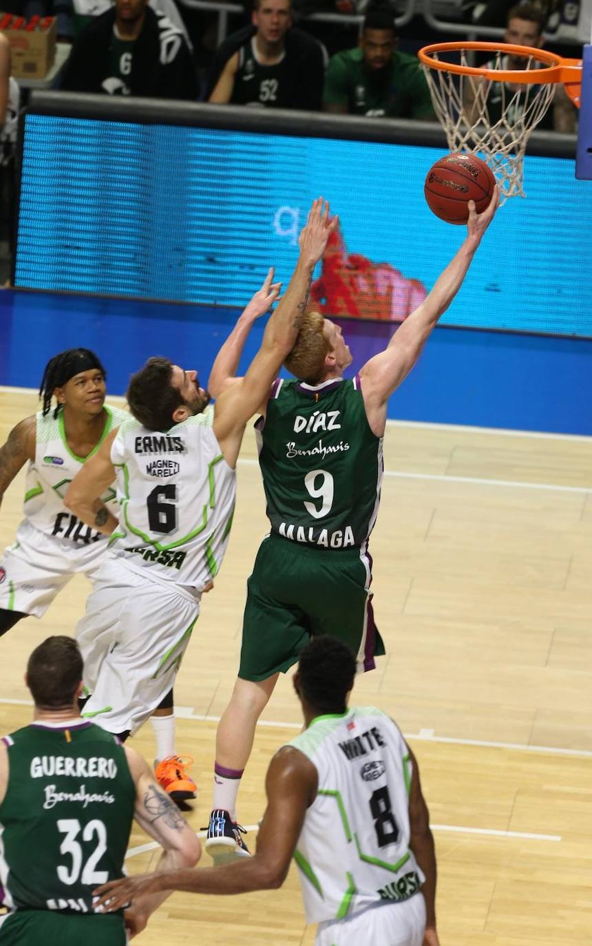 El conjunto malagueño recibió al equipo turco en un partido clave cara a la siguiente fase de la Eurocup