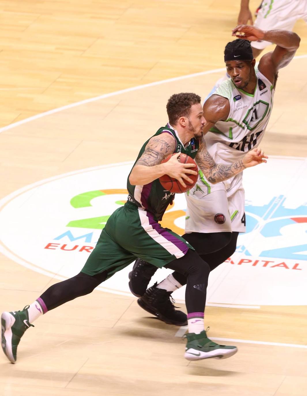 El conjunto malagueño recibió al equipo turco en un partido clave cara a la siguiente fase de la Eurocup