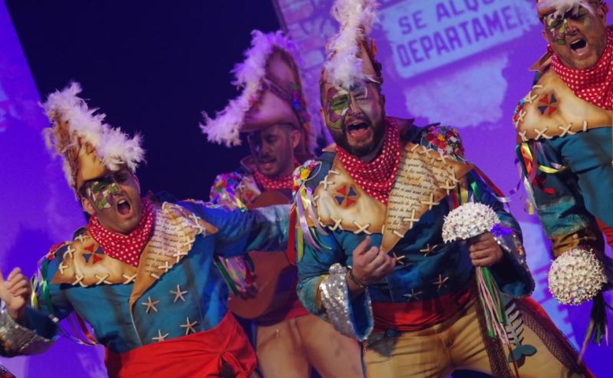 La comparsa 'Ciudad del paraíso' se estrenó con mucha fuerza.