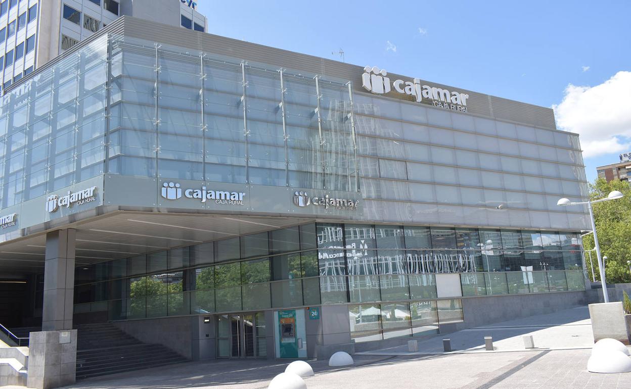 Sede de Cajamar, situada en Almería.