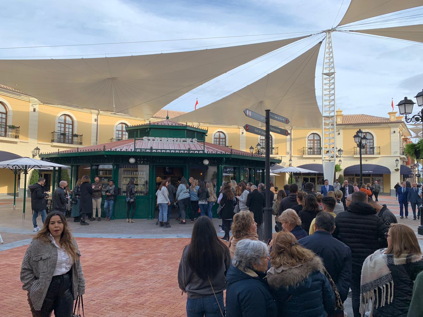 La oferta comercial del nuevo McArthurGlen Designer Outlet cuenta con opciones para todos los tipos de consumidores sean cuales sean sus necesidades. Y en todos los casos, con un mismo gancho: suculentos descuentos sobre sus etiquetas originales de entre el 30 y el 70%.