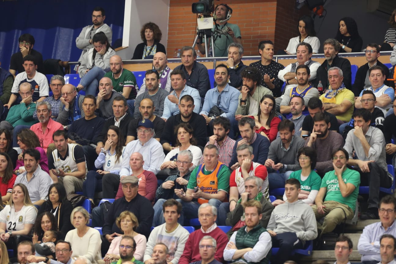 Llenazo en el Carpena para ver el Real Madrid-Valencia y el Unicaja-Andorra