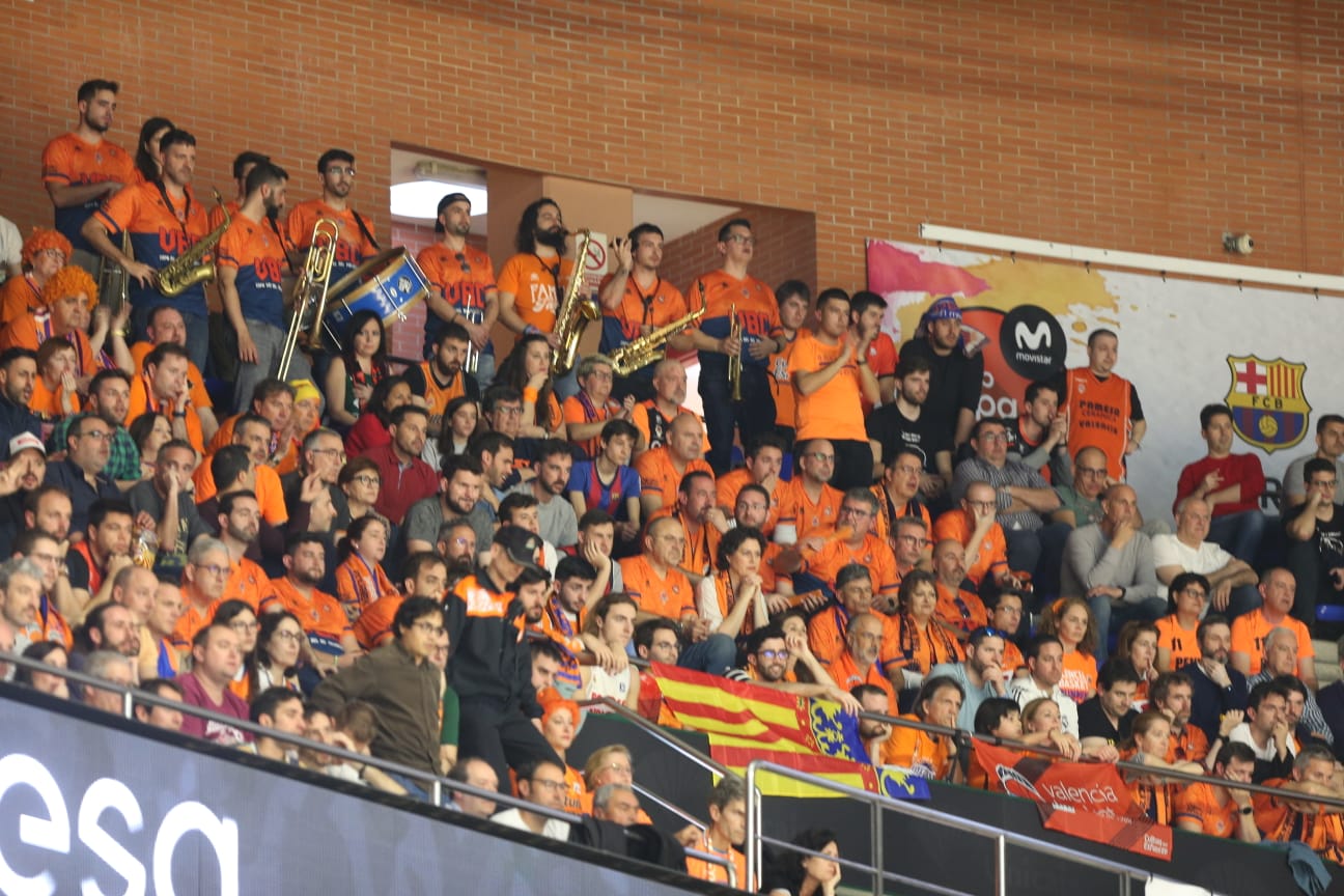 Llenazo en el Carpena para ver el Real Madrid-Valencia y el Unicaja-Andorra