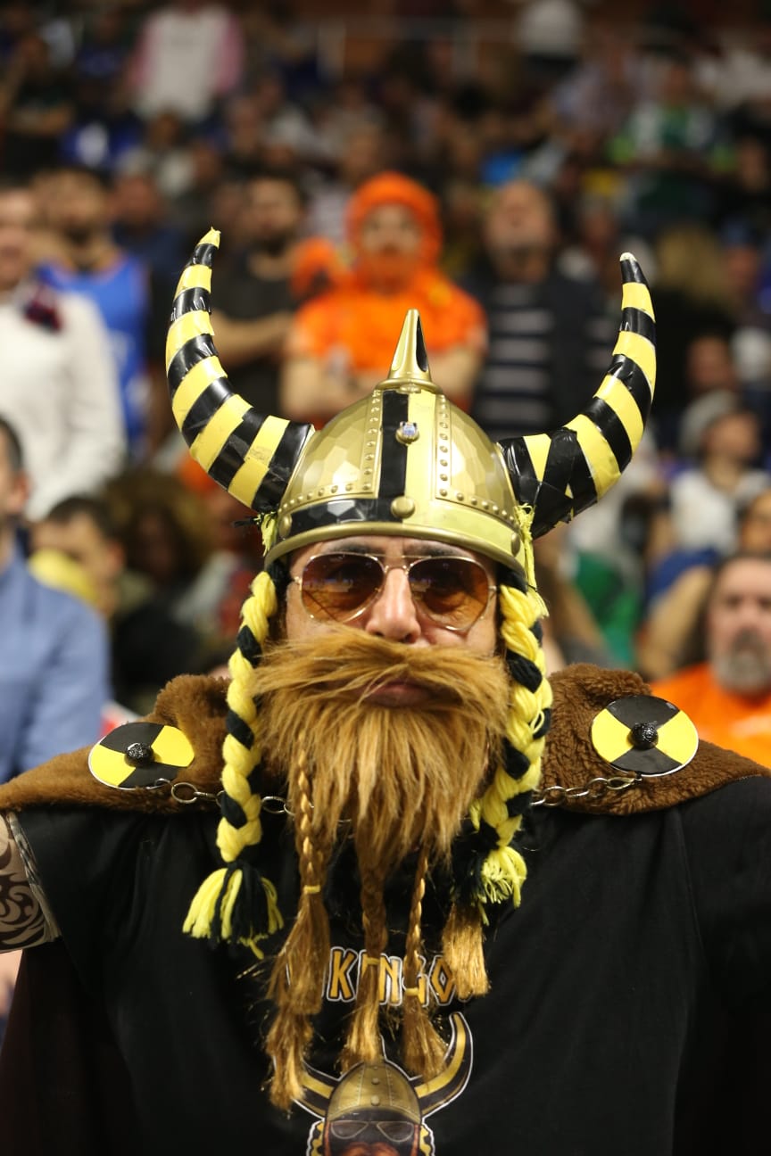 Llenazo en el Carpena para ver el Real Madrid-Valencia y el Unicaja-Andorra