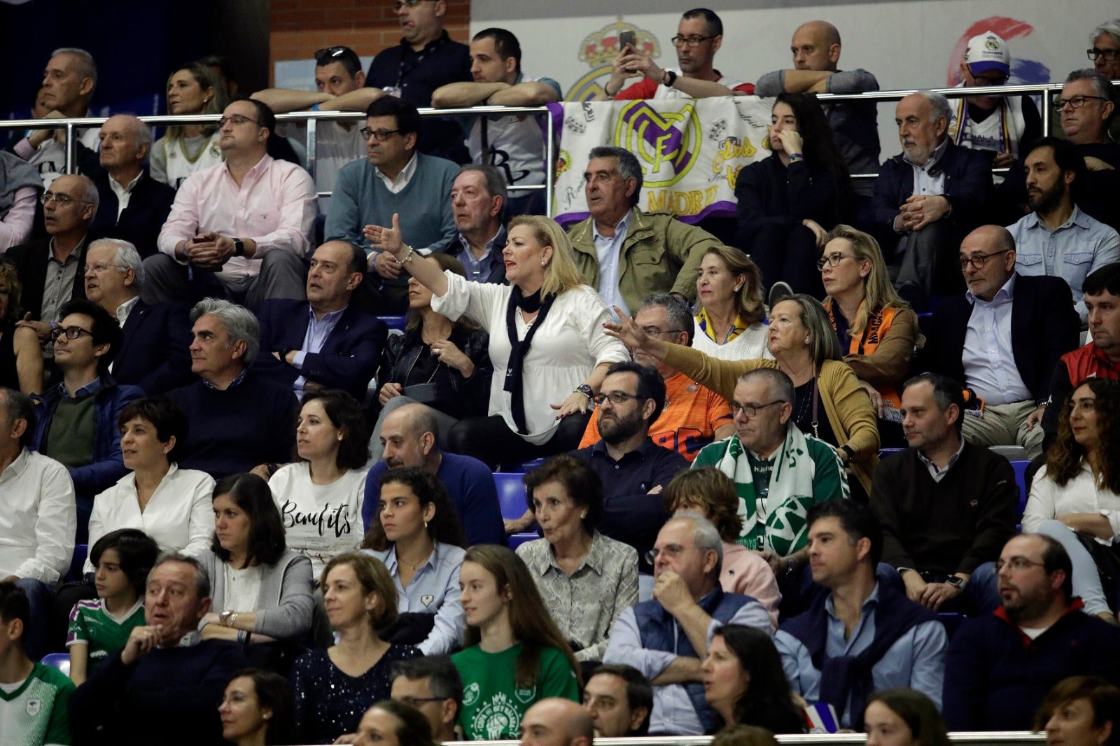 Llenazo en el Carpena para ver el Real Madrid-Valencia y el Unicaja-Andorra