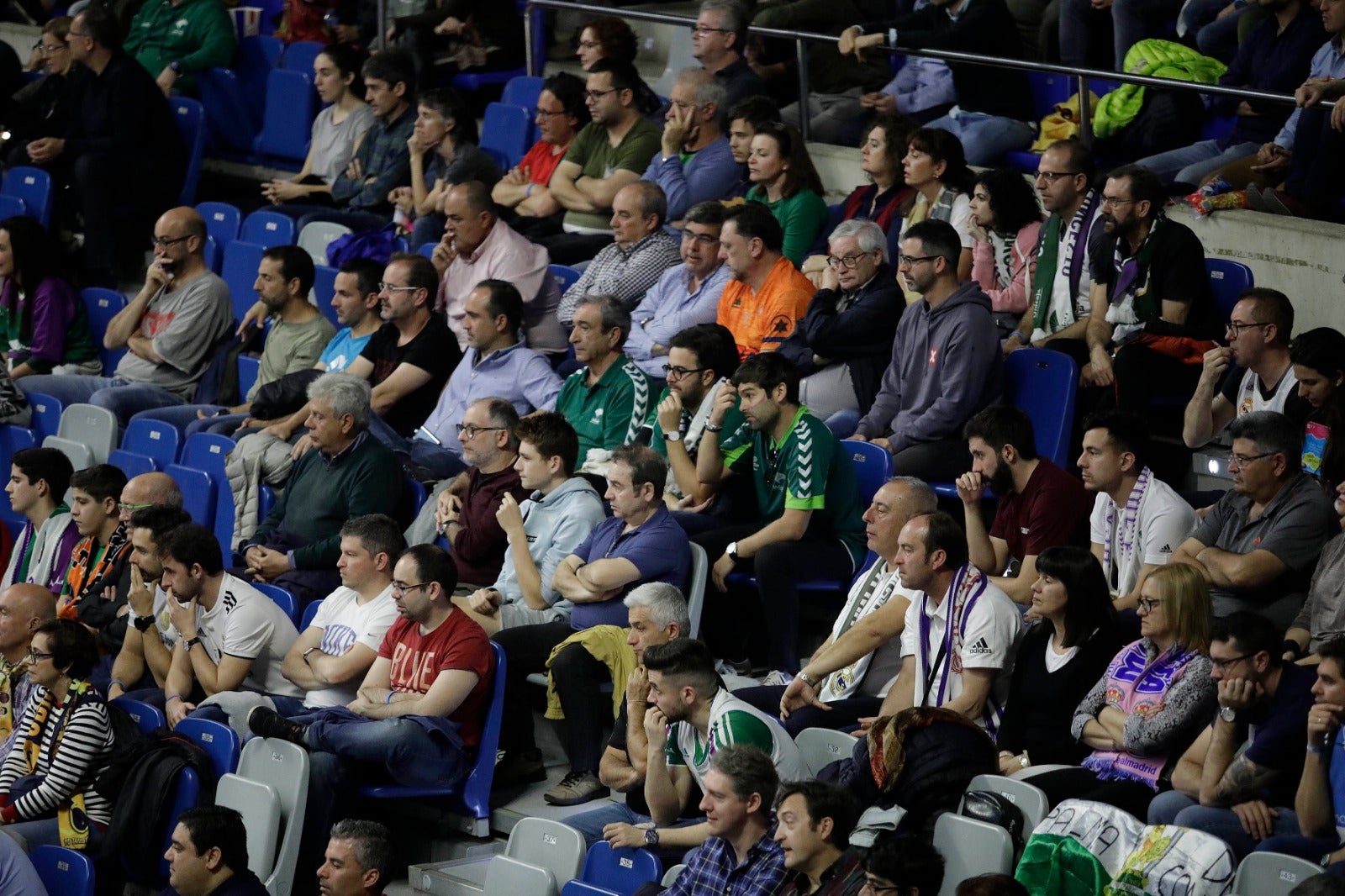 Llenazo en el Carpena para ver el Real Madrid-Valencia y el Unicaja-Andorra