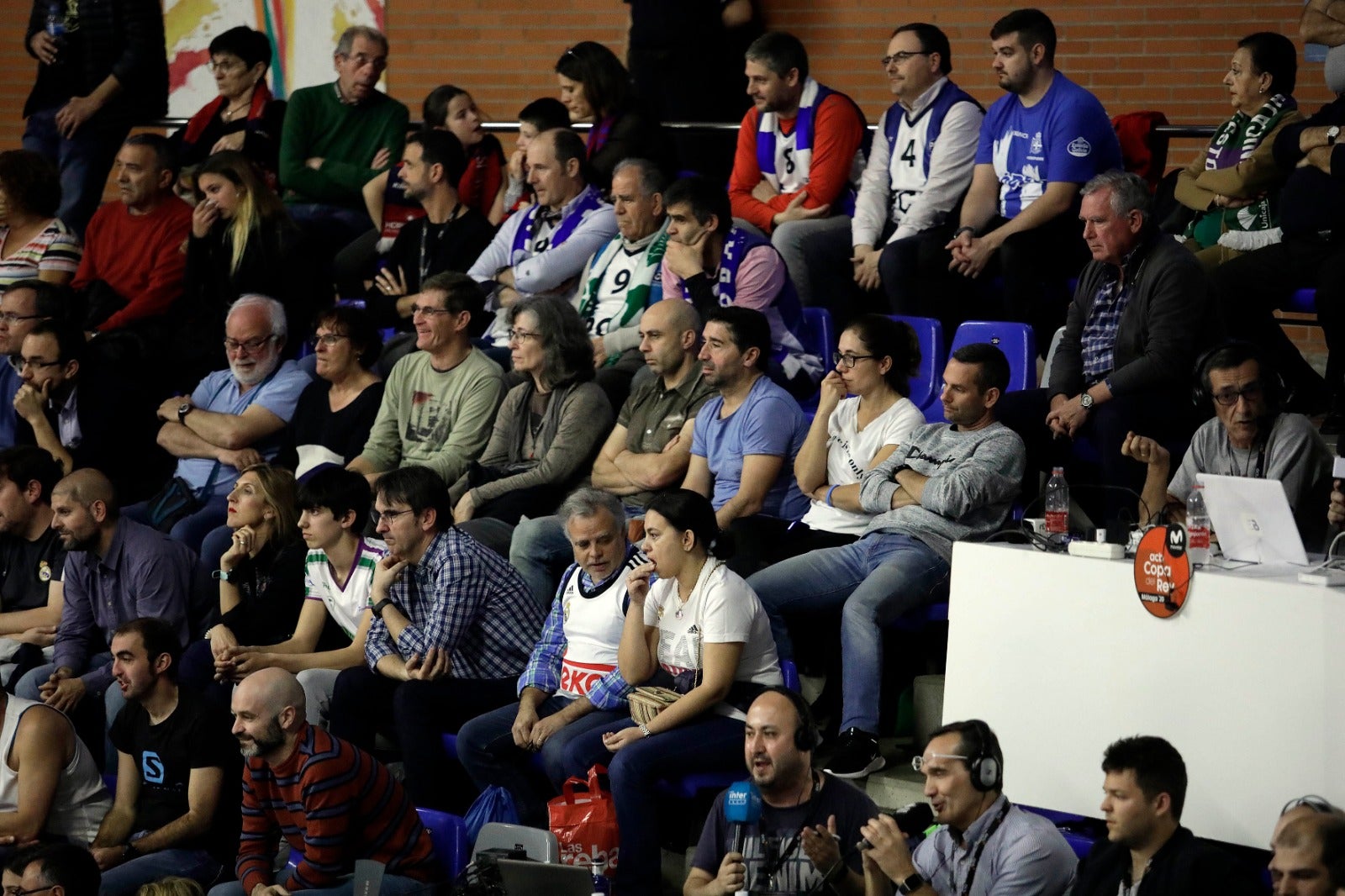 Llenazo en el Carpena para ver el Real Madrid-Valencia y el Unicaja-Andorra