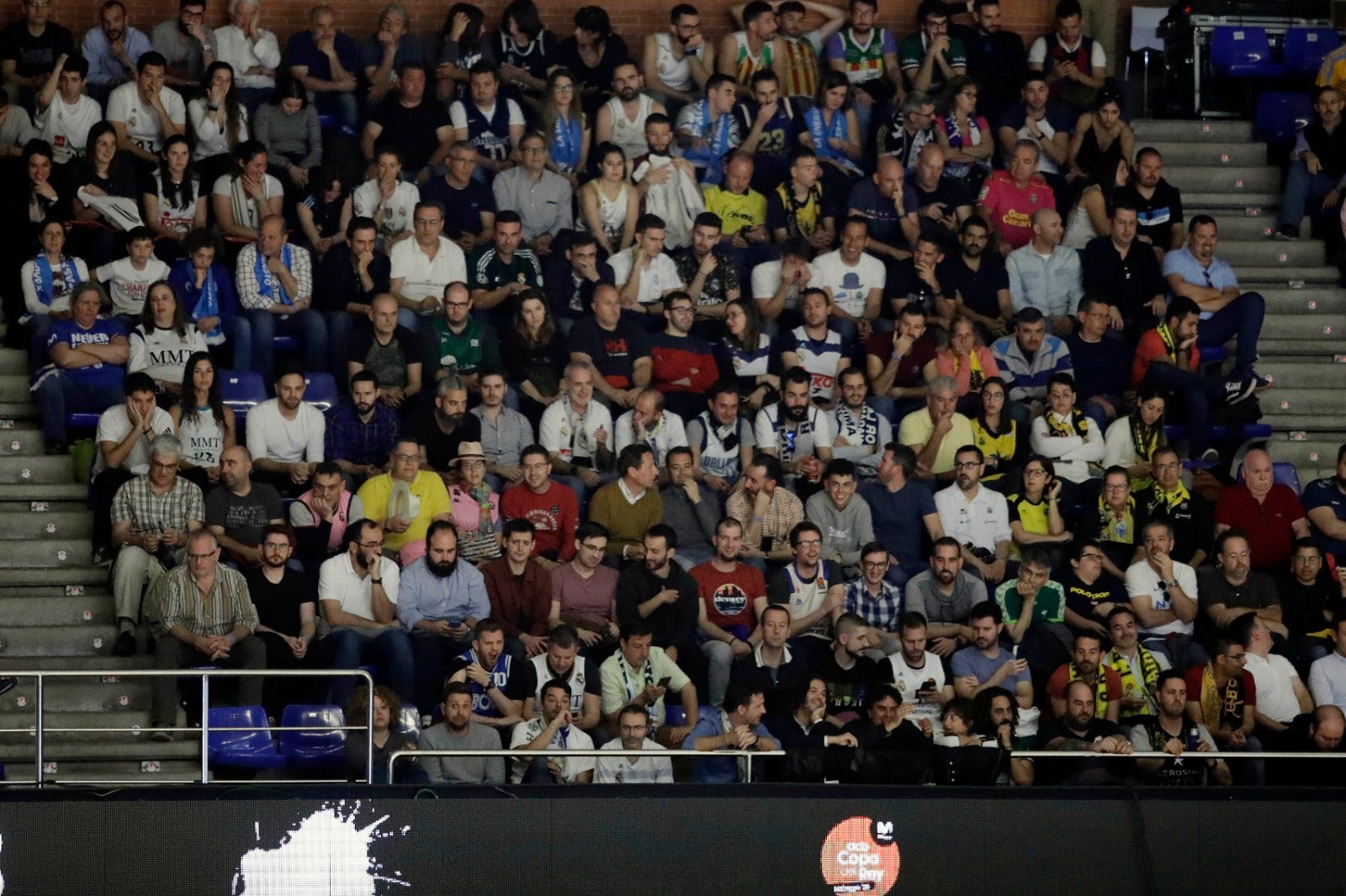 Llenazo en el Carpena para ver el Real Madrid-Valencia y el Unicaja-Andorra
