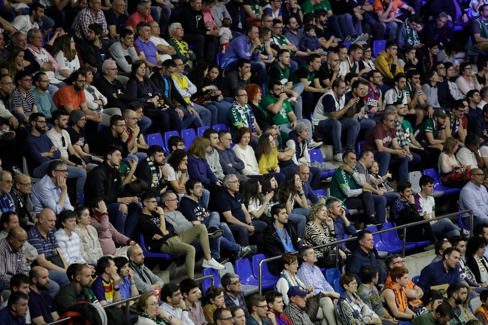Llenazo en el Carpena para ver el Real Madrid-Valencia y el Unicaja-Andorra