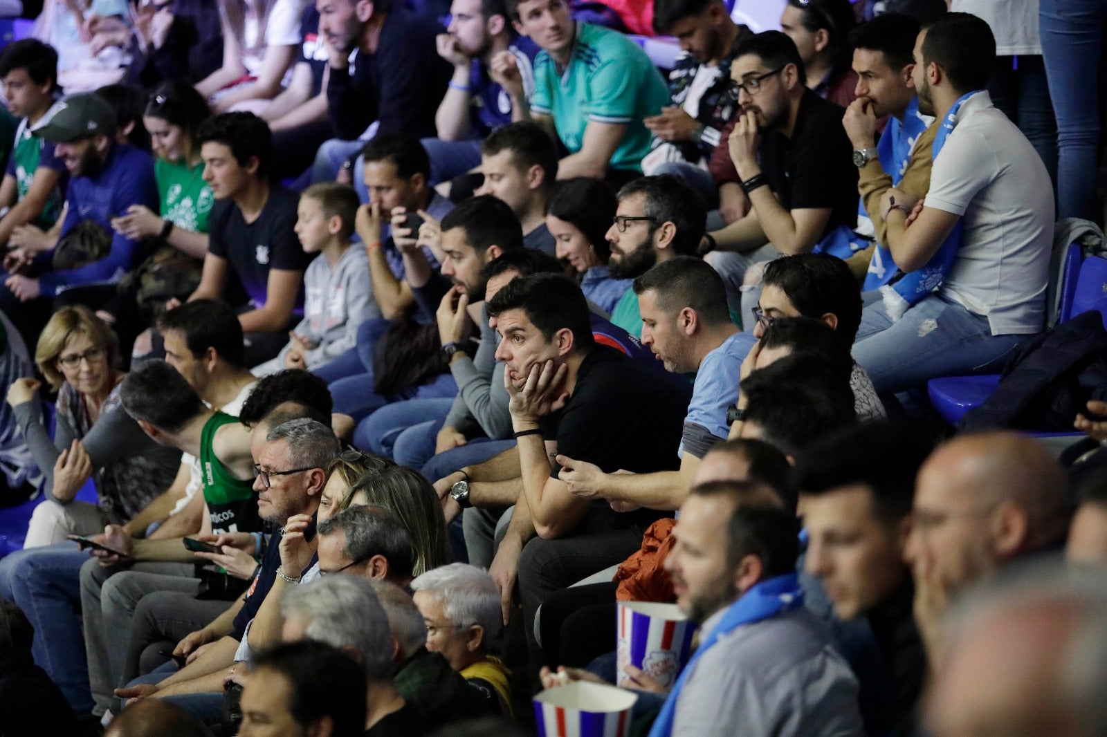 Llenazo en el Carpena para ver el Real Madrid-Valencia y el Unicaja-Andorra