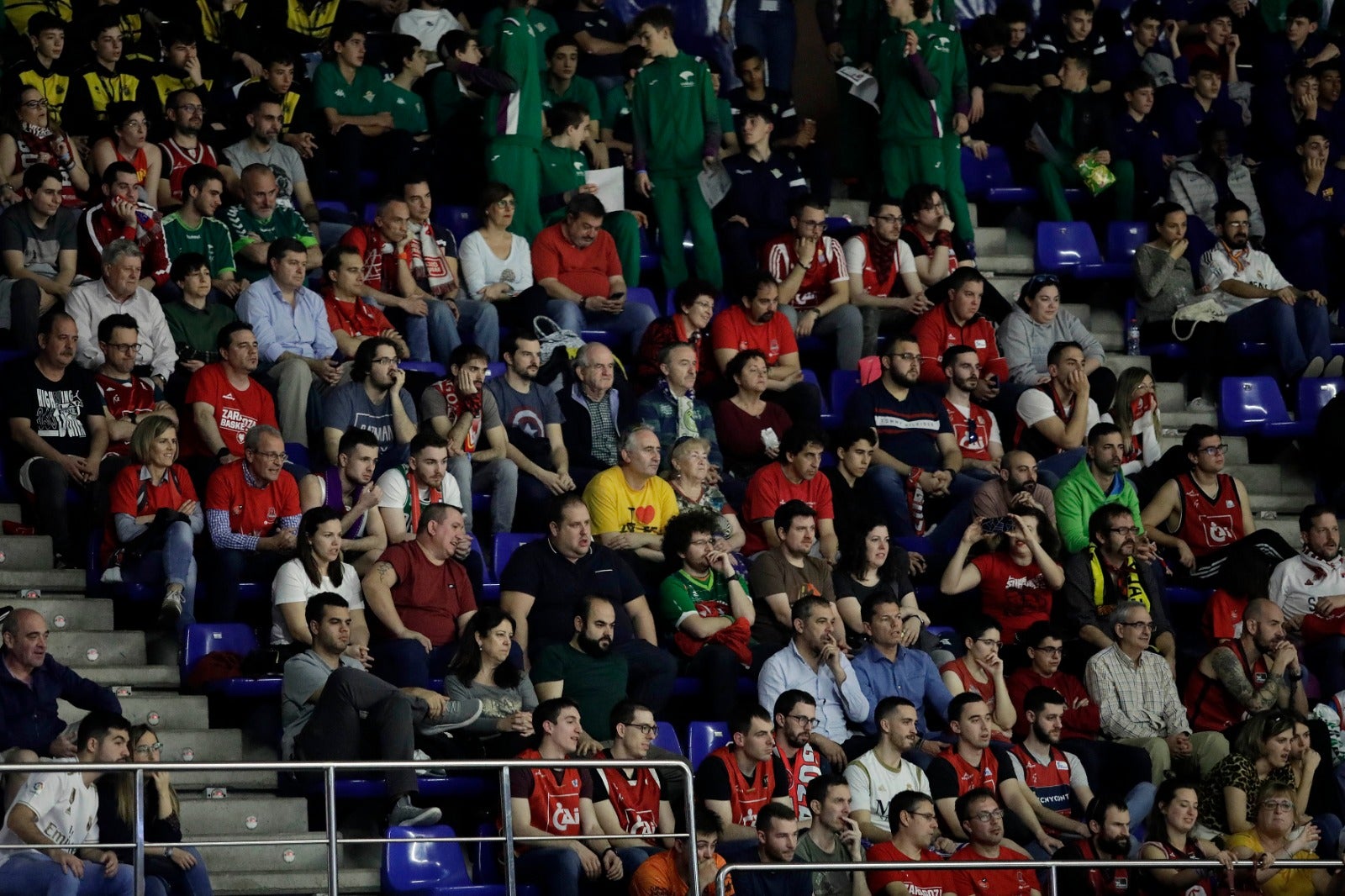 Llenazo en el Carpena para ver el Real Madrid-Valencia y el Unicaja-Andorra