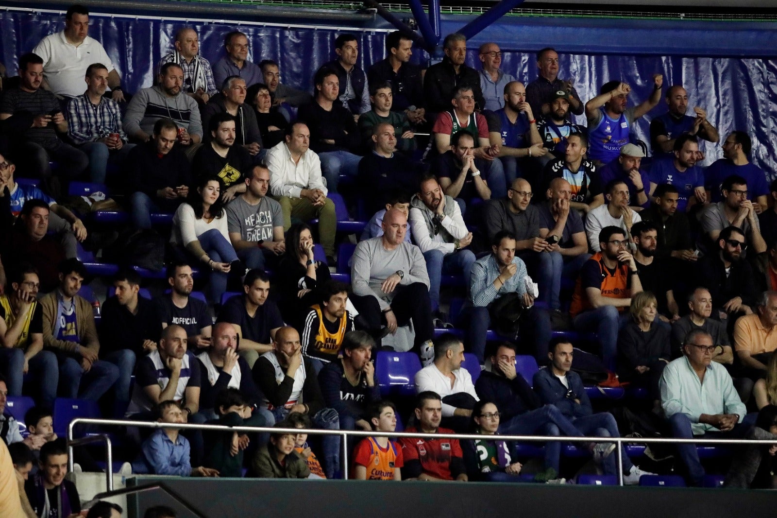 Llenazo en el Carpena para ver el Real Madrid-Valencia y el Unicaja-Andorra