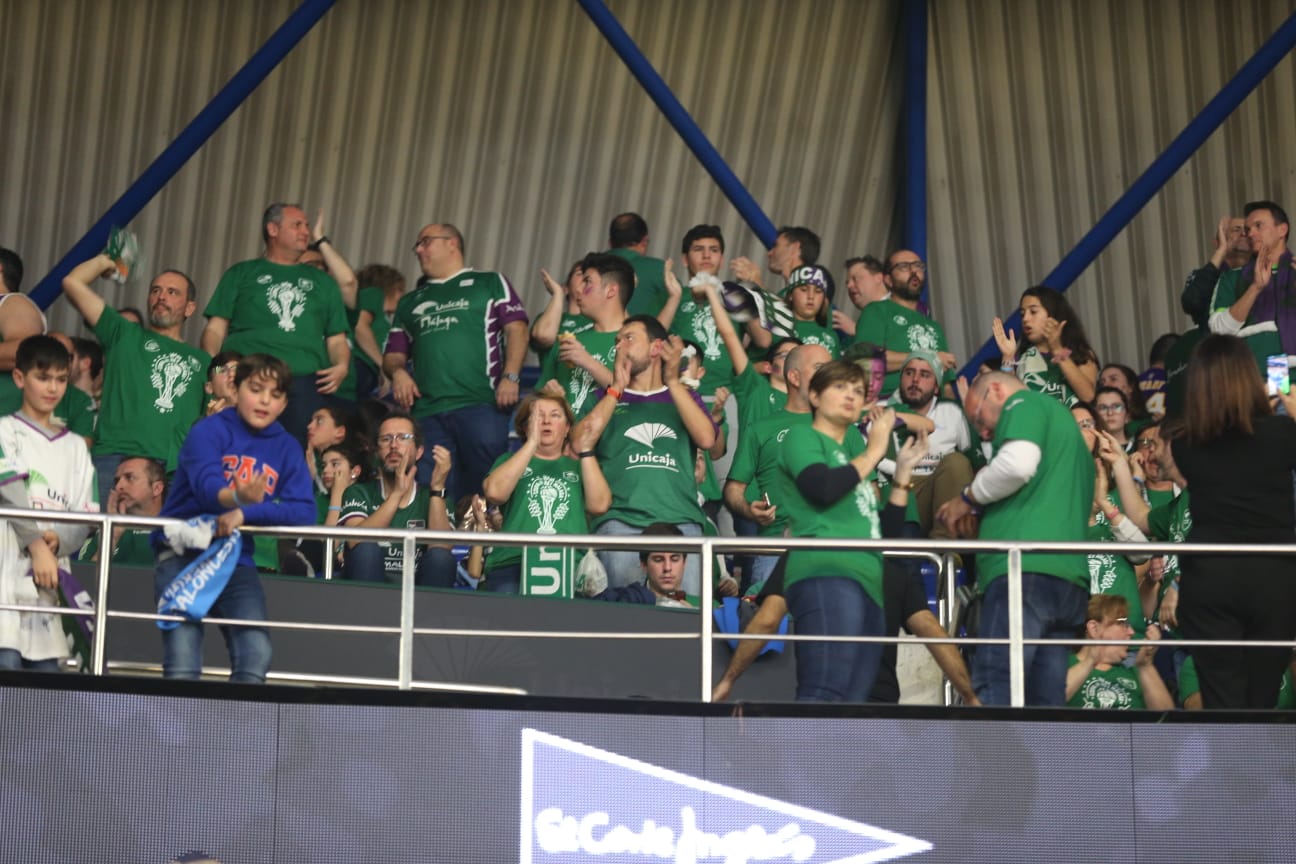 Llenazo en el Carpena para ver el Real Madrid-Valencia y el Unicaja-Andorra