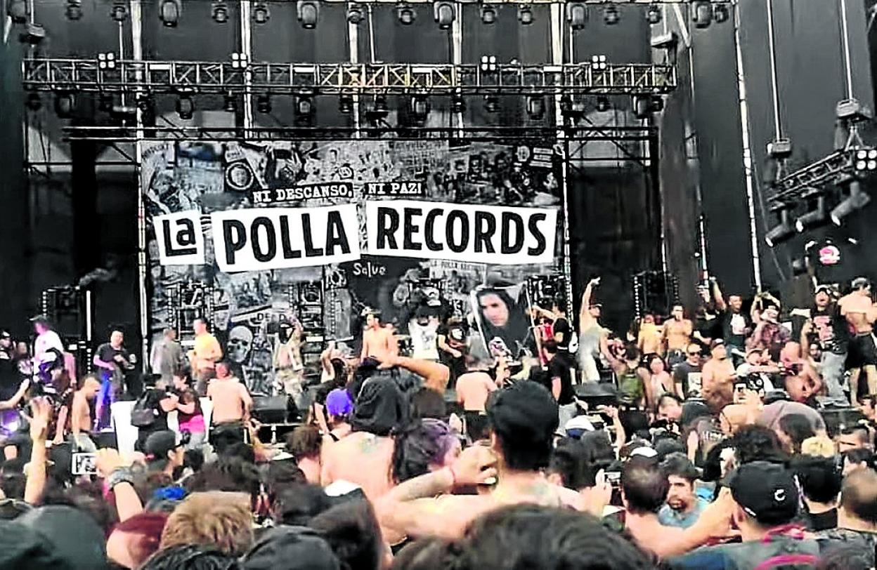 La Polla Records suspende un concierto en Chile por invasión masiva del escenario