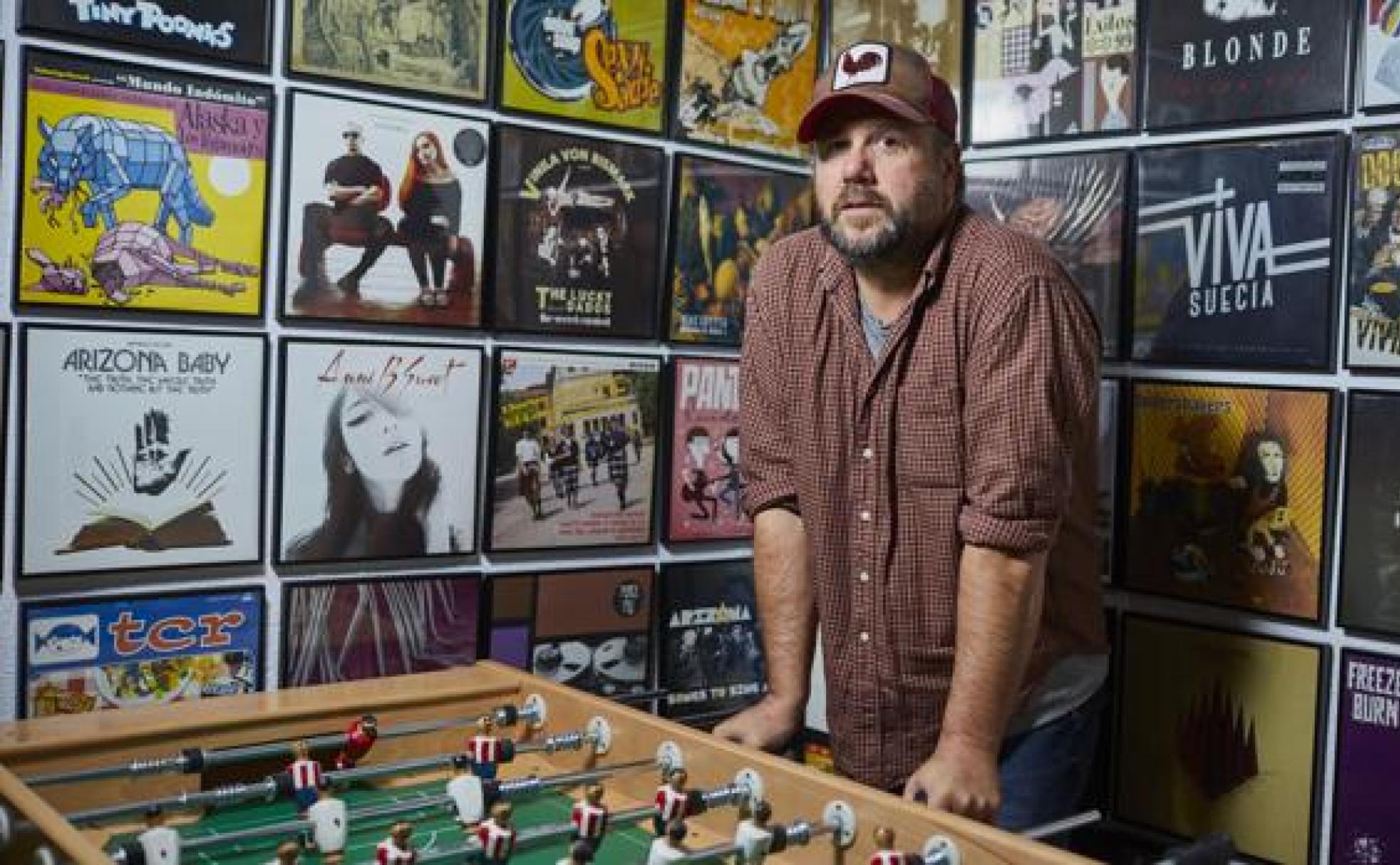 Ricardo Lezón, líder de McEnroe, en las oficinas de la discográfica Subterfuge, Madrid. 