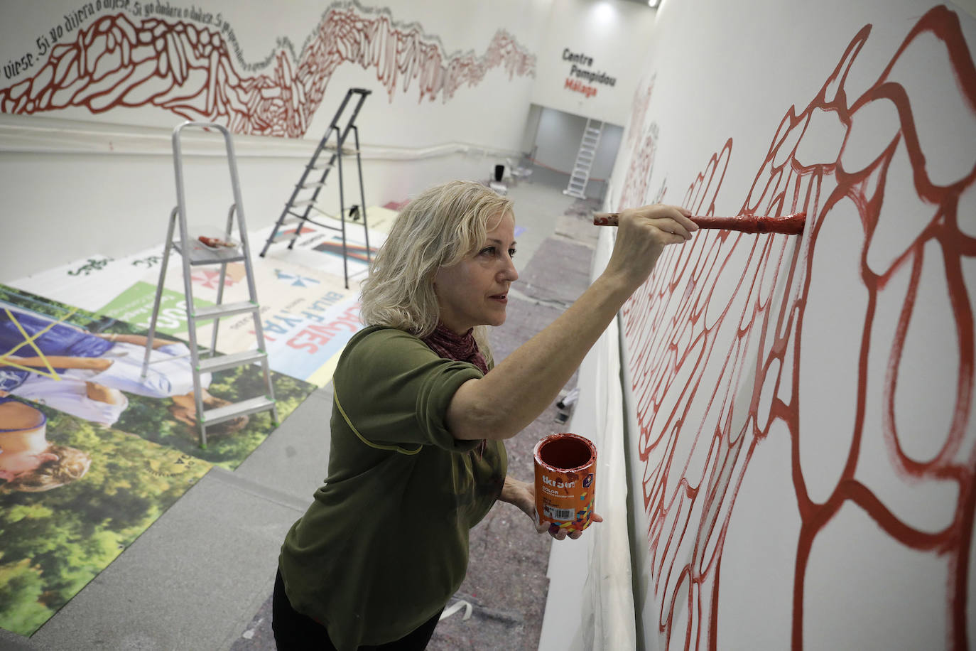 Fotos: Intervención de Charo Carrera en el Pompidou de Málaga