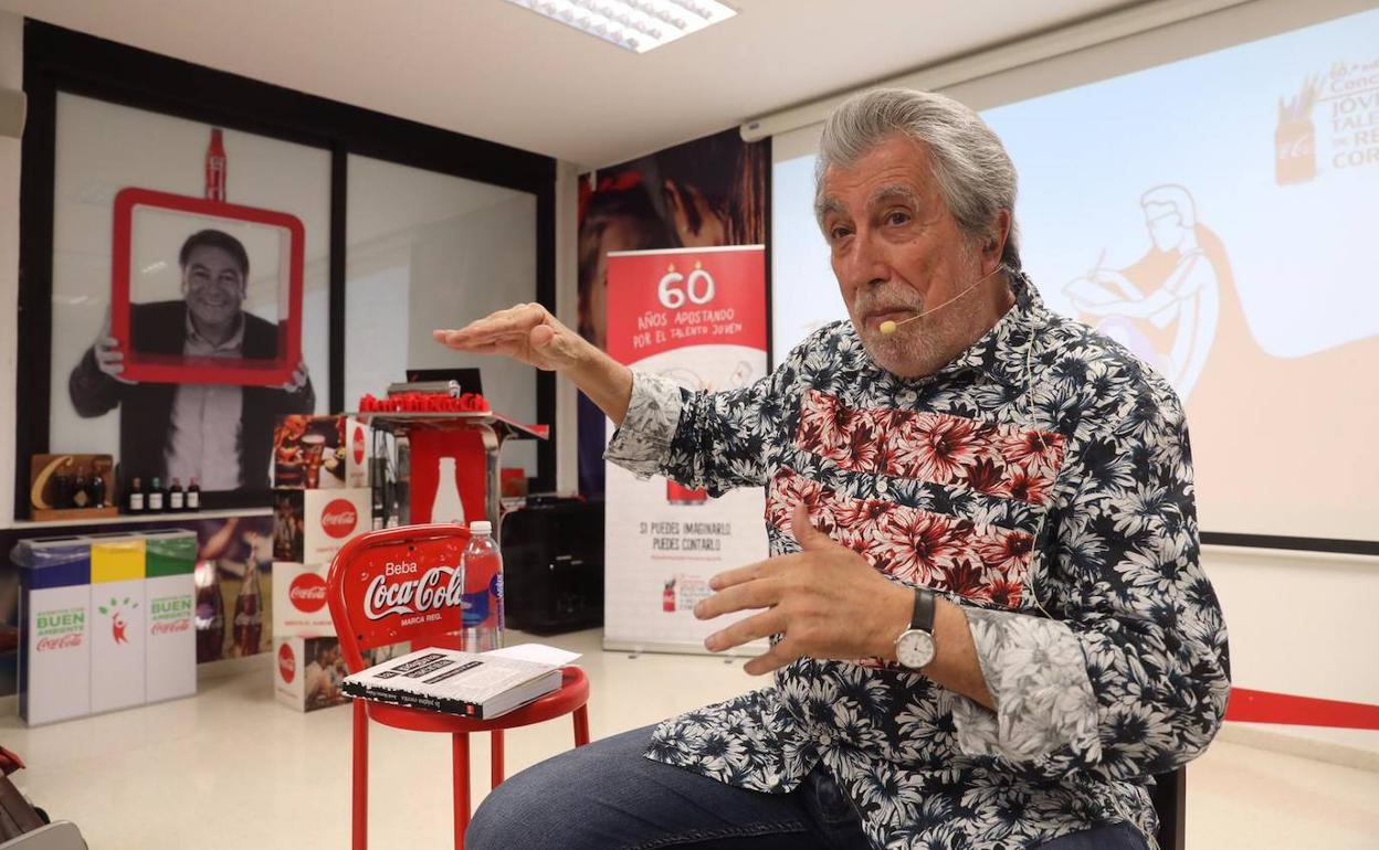 Jordi Sierra i Fabra, durante su charla en Málaga. 