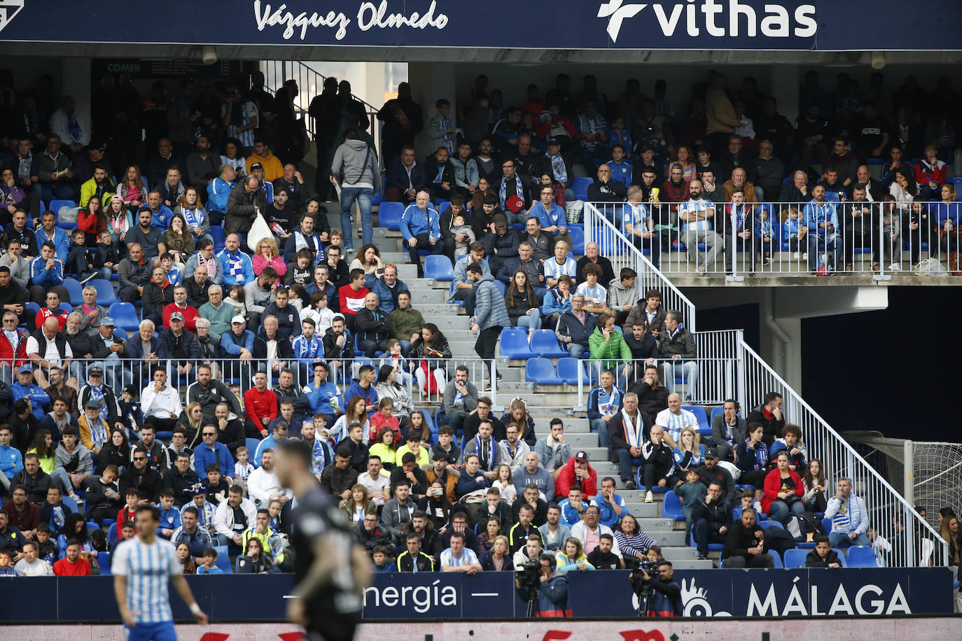 Fotos: ¿Estuviste en el Málaga-Racing? Búscate en las gradas de La Rosaleda