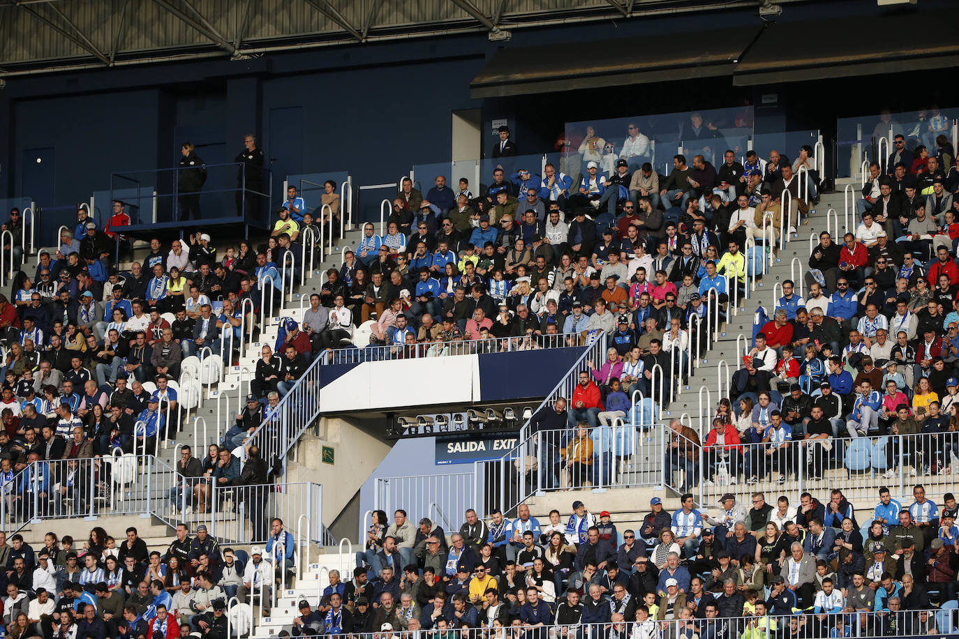 Fotos: ¿Estuviste en el Málaga-Racing? Búscate en las gradas de La Rosaleda