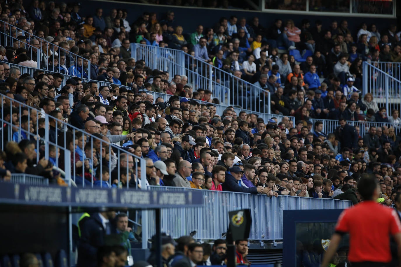 Fotos: ¿Estuviste en el Málaga-Racing? Búscate en las gradas de La Rosaleda
