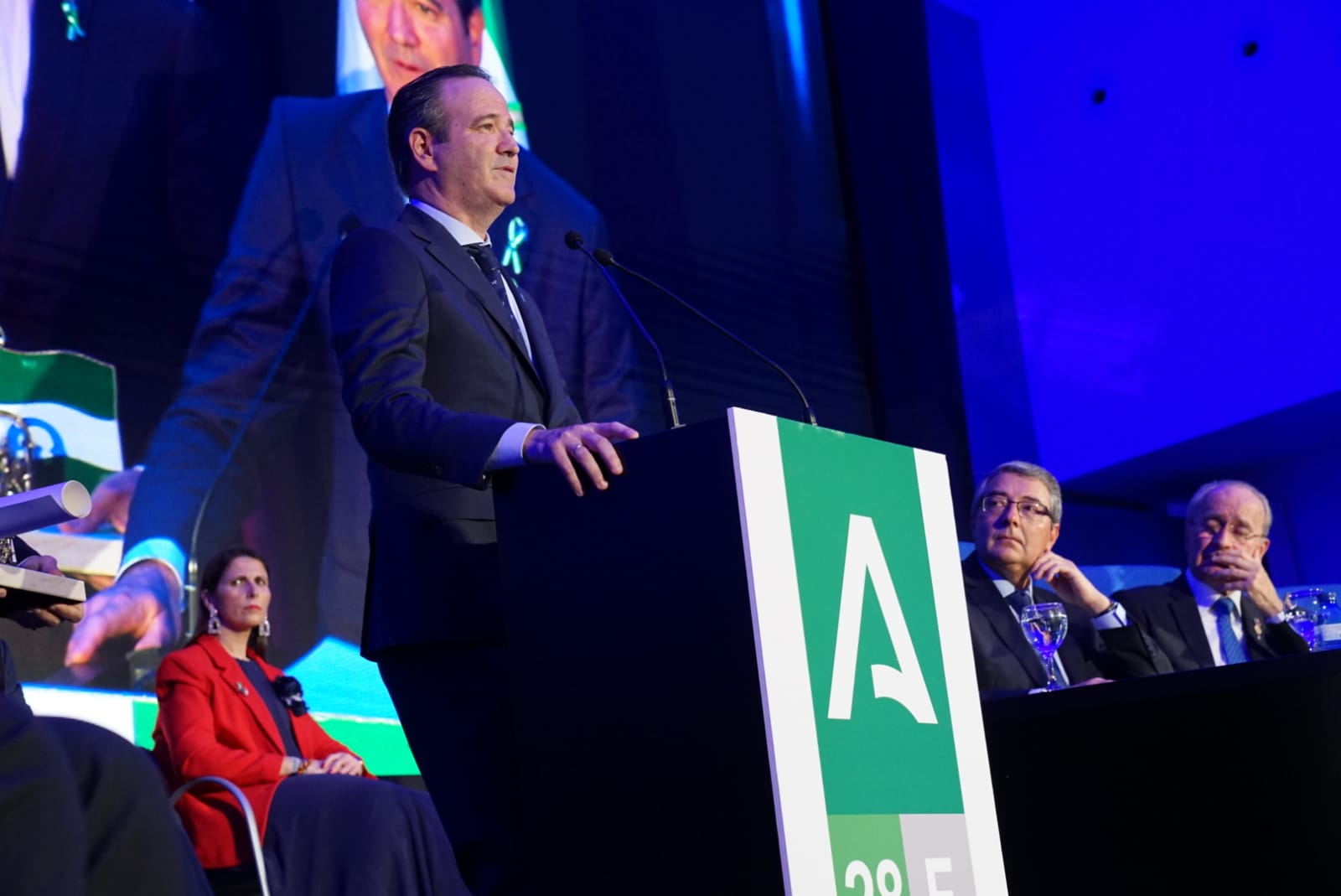 La Junta entrega sus distinciones en Málaga con motivo del Día de Andalucía en un acto entre el reconocimiento y la reivincicación. 