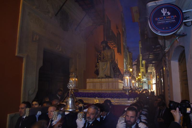La talla del Coronado de Espinas entró en la Catedral para presidir el ejercicio, organizado por la Agrupación de Cofradías