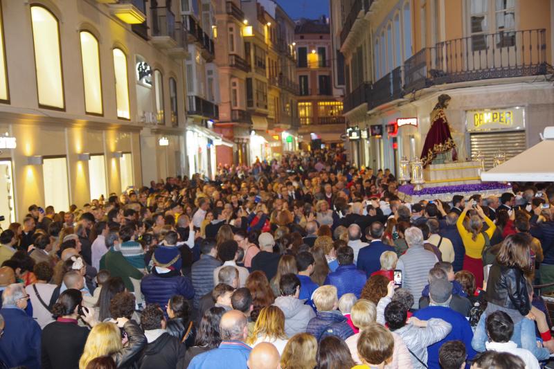 La talla del Coronado de Espinas entró en la Catedral para presidir el ejercicio, organizado por la Agrupación de Cofradías