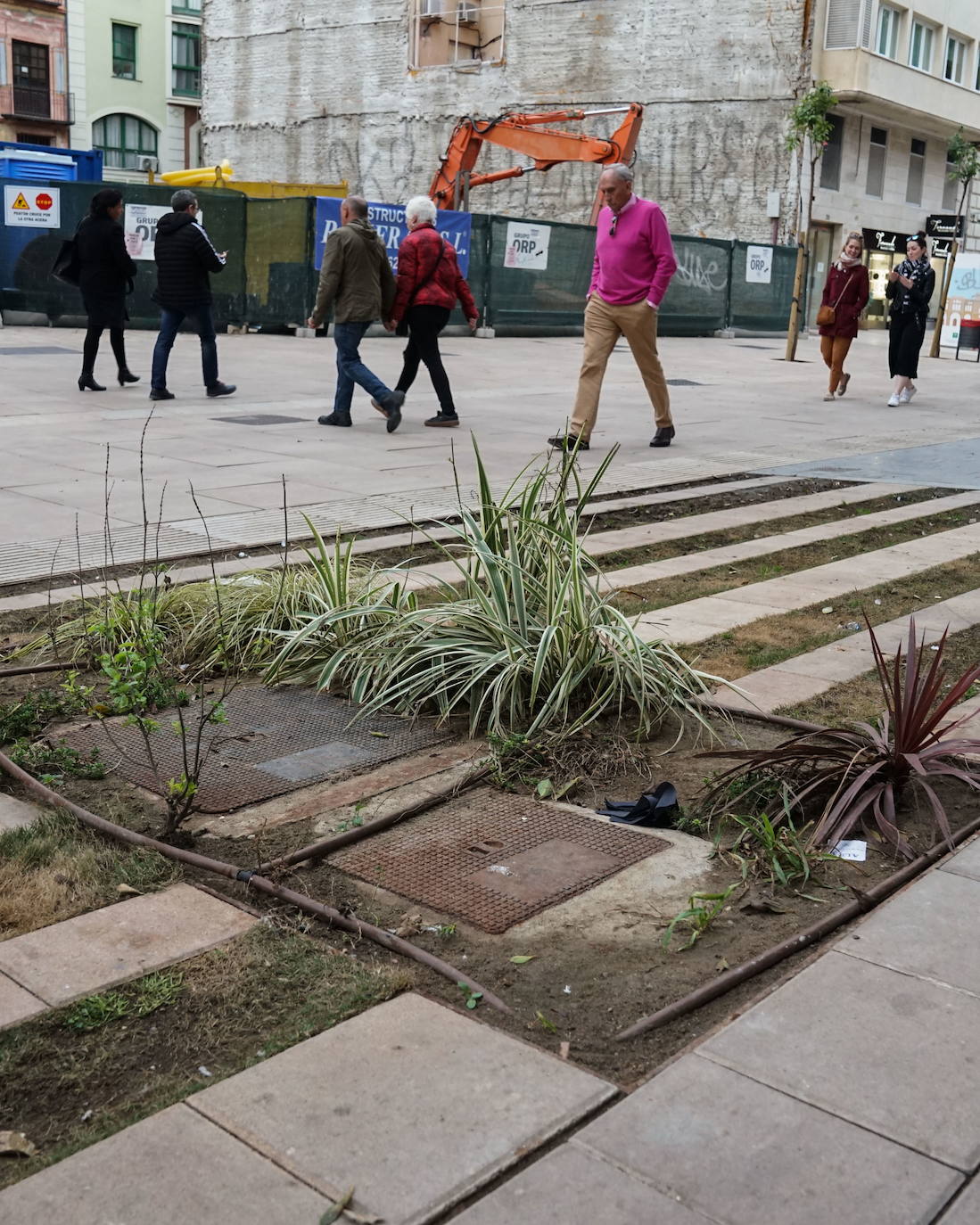 Fotos: Las zonas verdes de la nueva Alameda Principal, muy deterioradas