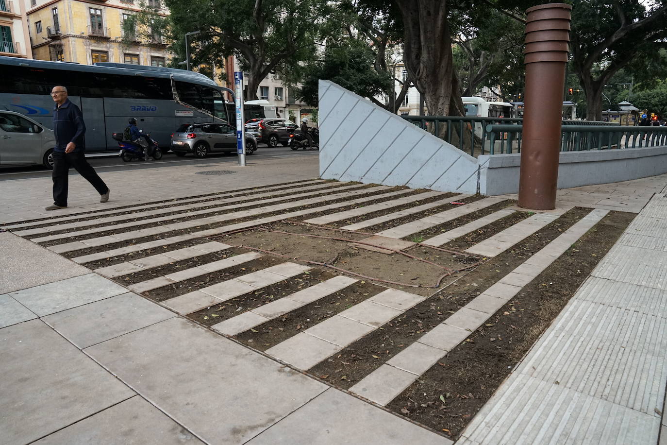 Fotos: Las zonas verdes de la nueva Alameda Principal, muy deterioradas