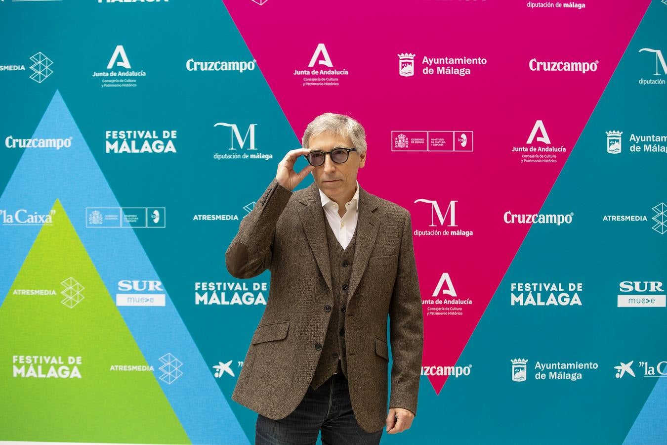 David Trueba, Achero Mañas, Mariano Barroso y Joaquín Oristrell defienden la adaptación a los tiempos del certamen con la proyección de películas y series en la sección oficial