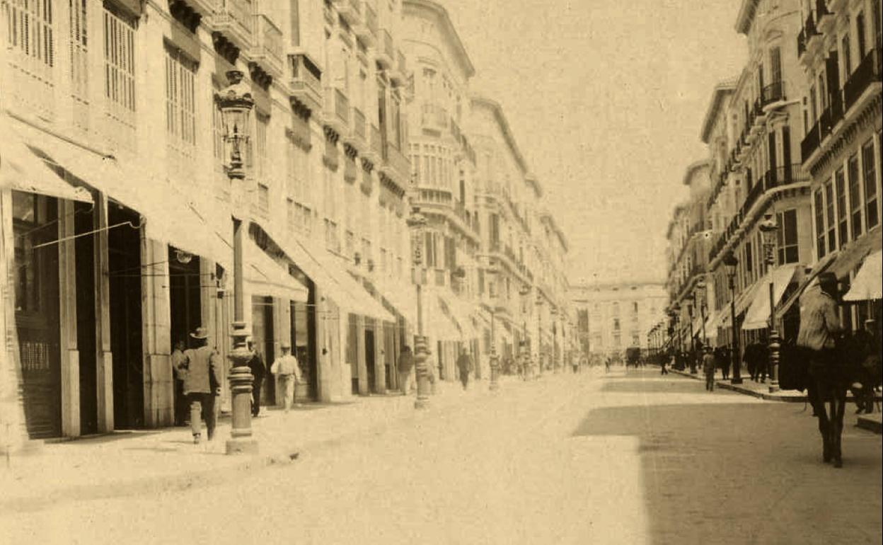 Vista de la calle Larios en 1900, nueve años después de su inauguración