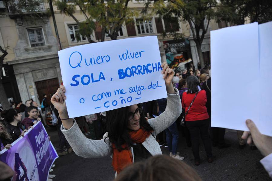 Fotos: La marcha del 8M en Málaga, en imágenes
