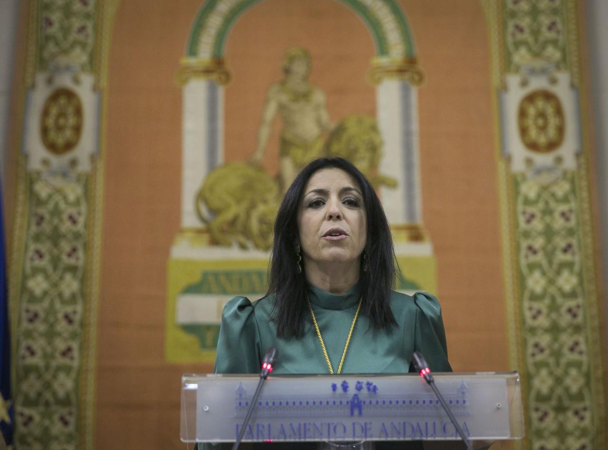 La presidenta del Parlamento, Marta Bosquet. 