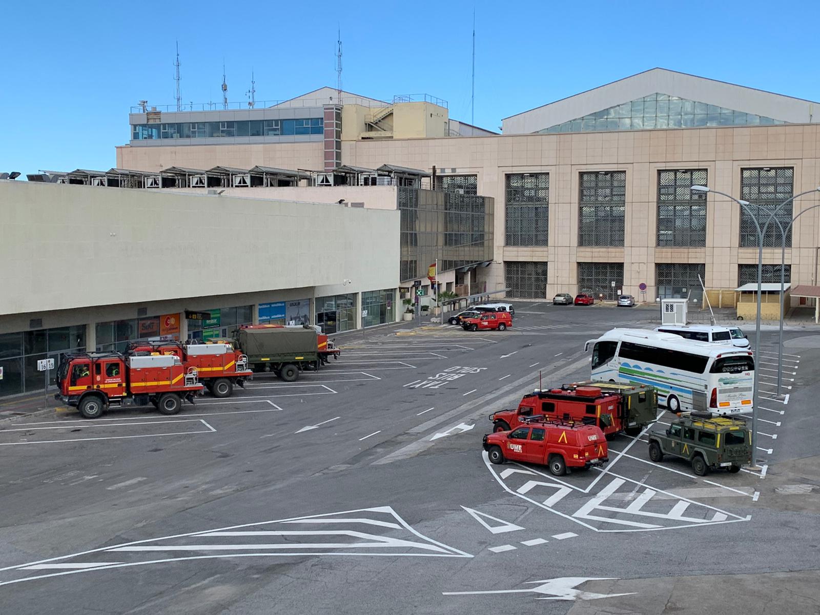 Llegada de la UME al aeropuerto de Málaga.