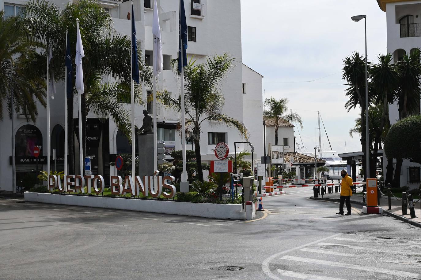Así está estos días Puerto Banús, en Marbella