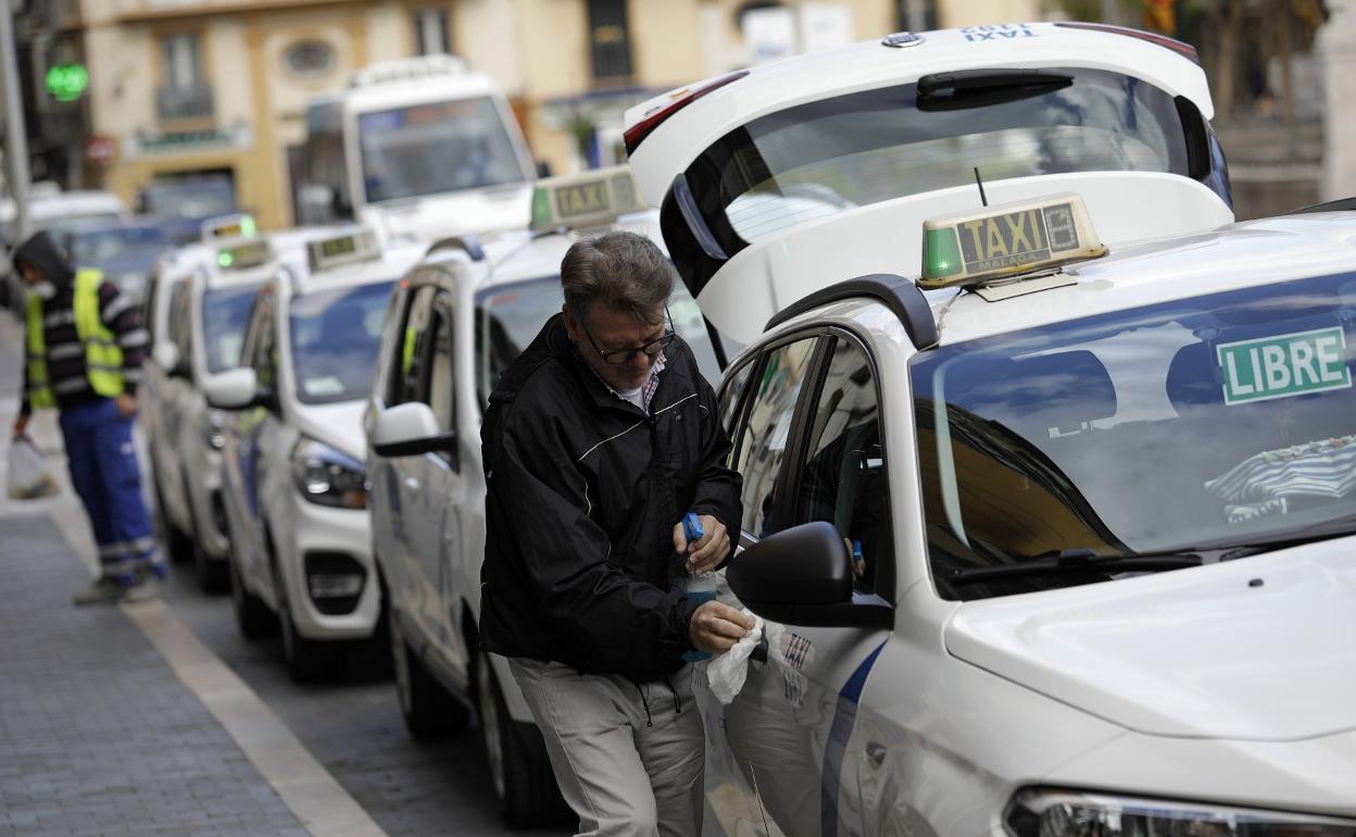 Los taxistas, entre los autónomos que no pueden darse de baja para no perder su concesión. 