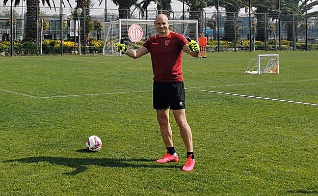 Imagen principal - «En China ya van por delante del coronavirus»