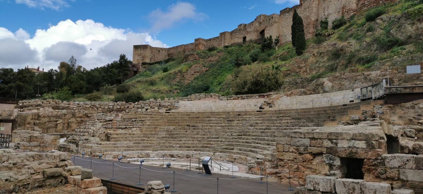 Este domingo nos deja imágenes insólitas de una Málaga en cuarentena.