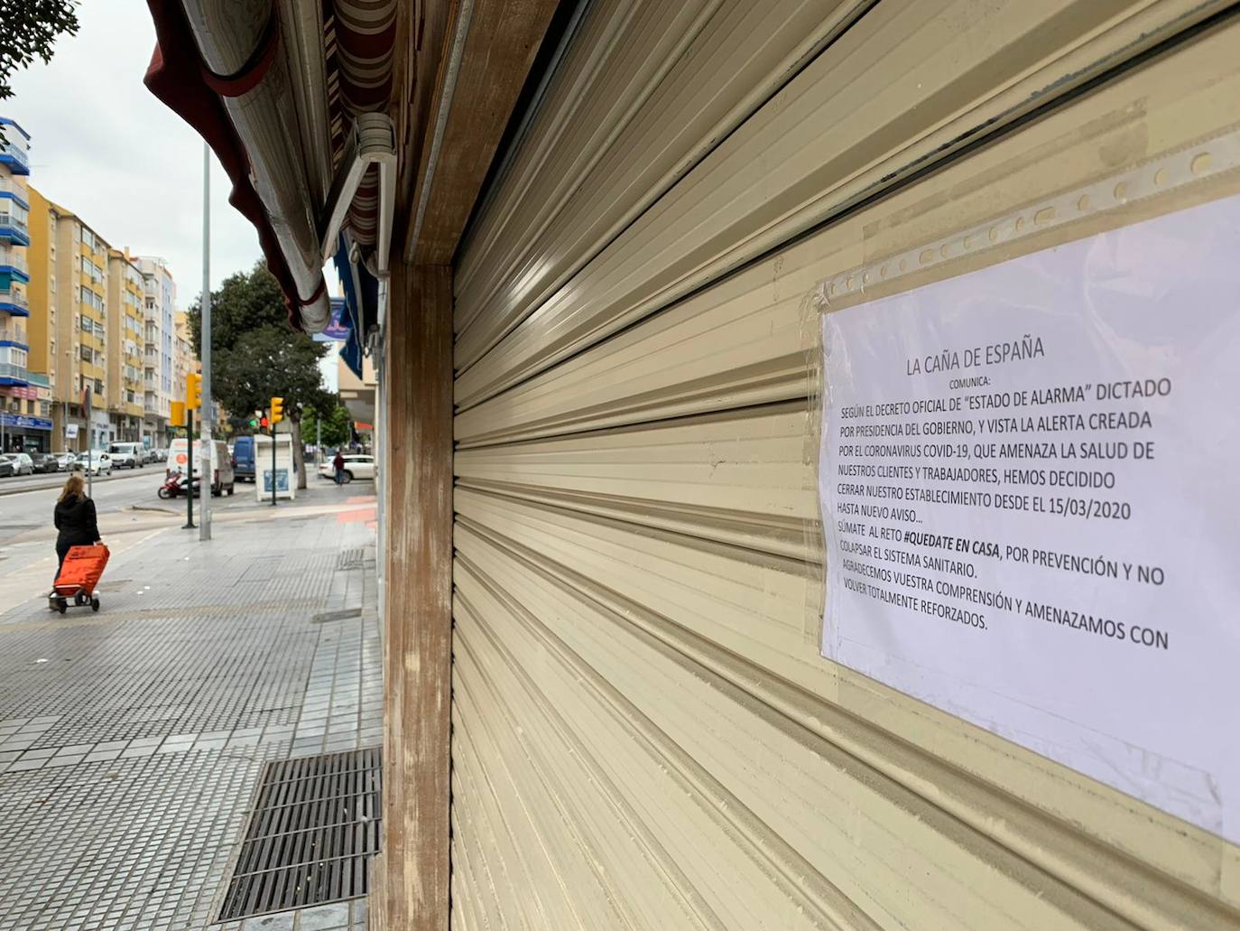 Comercios ubicados en la avenida Carlos Haya de la capital.