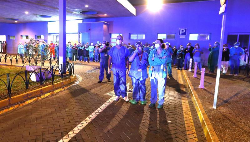 Un empresario hace una importante entrega de equipos sanitarios a la Policía Local que ya han sido trasladados al Hospital Clínico