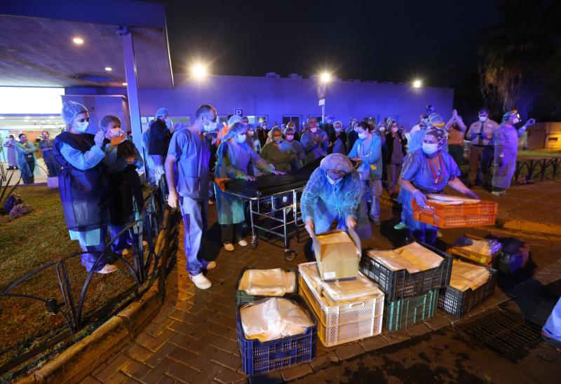 Un empresario hace una importante entrega de equipos sanitarios a la Policía Local que ya han sido trasladados al Hospital Clínico