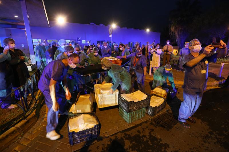 Un empresario hace una importante entrega de equipos sanitarios a la Policía Local que ya han sido trasladados al Hospital Clínico