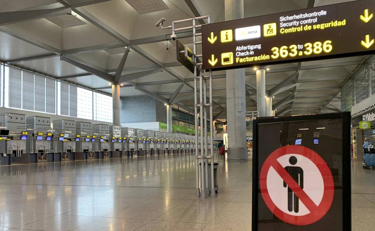 El aeropuerto de Málaga ya funciona sólo con la T2 ante el descenso global de viajeros. 