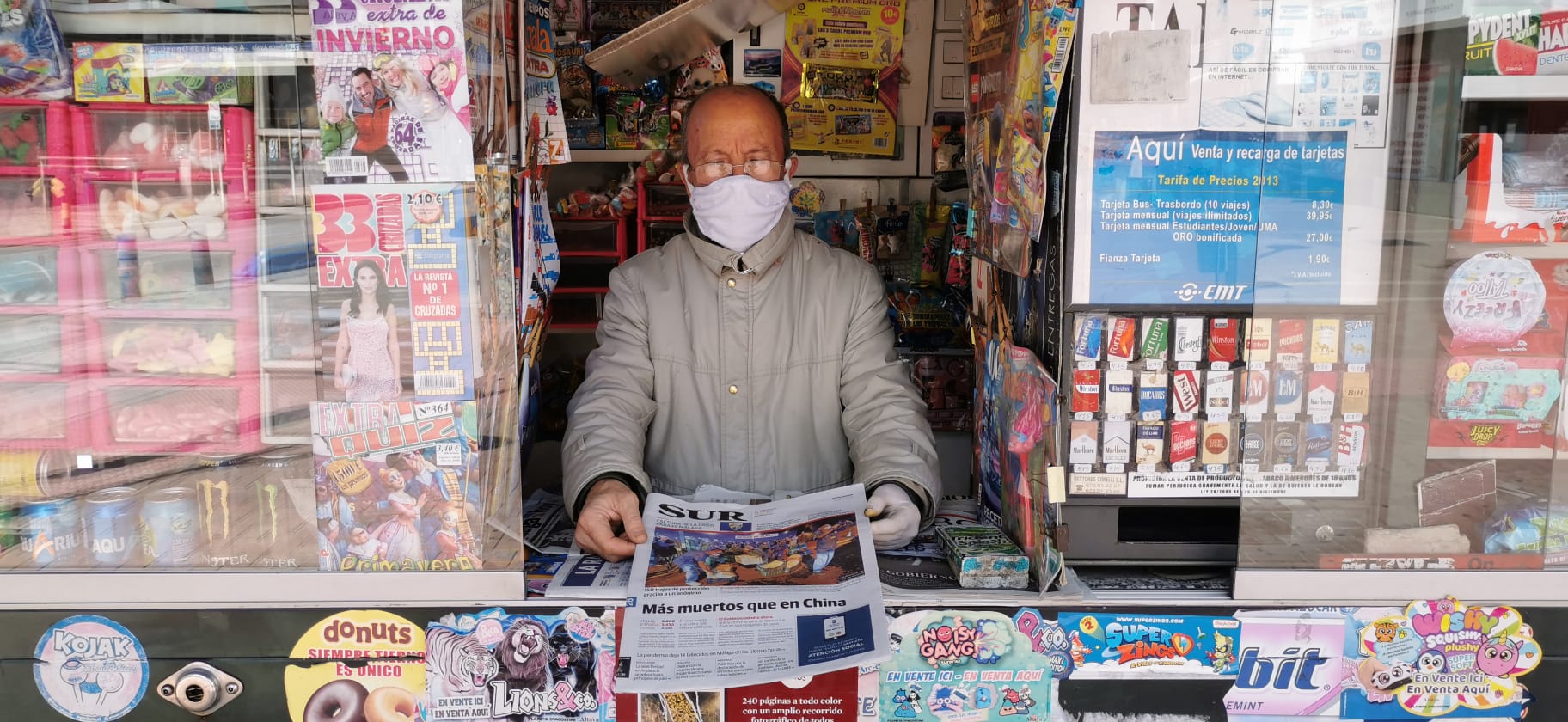 Muchos quioscos se mantienen abiertos para ofrecer ala prensa diaria.