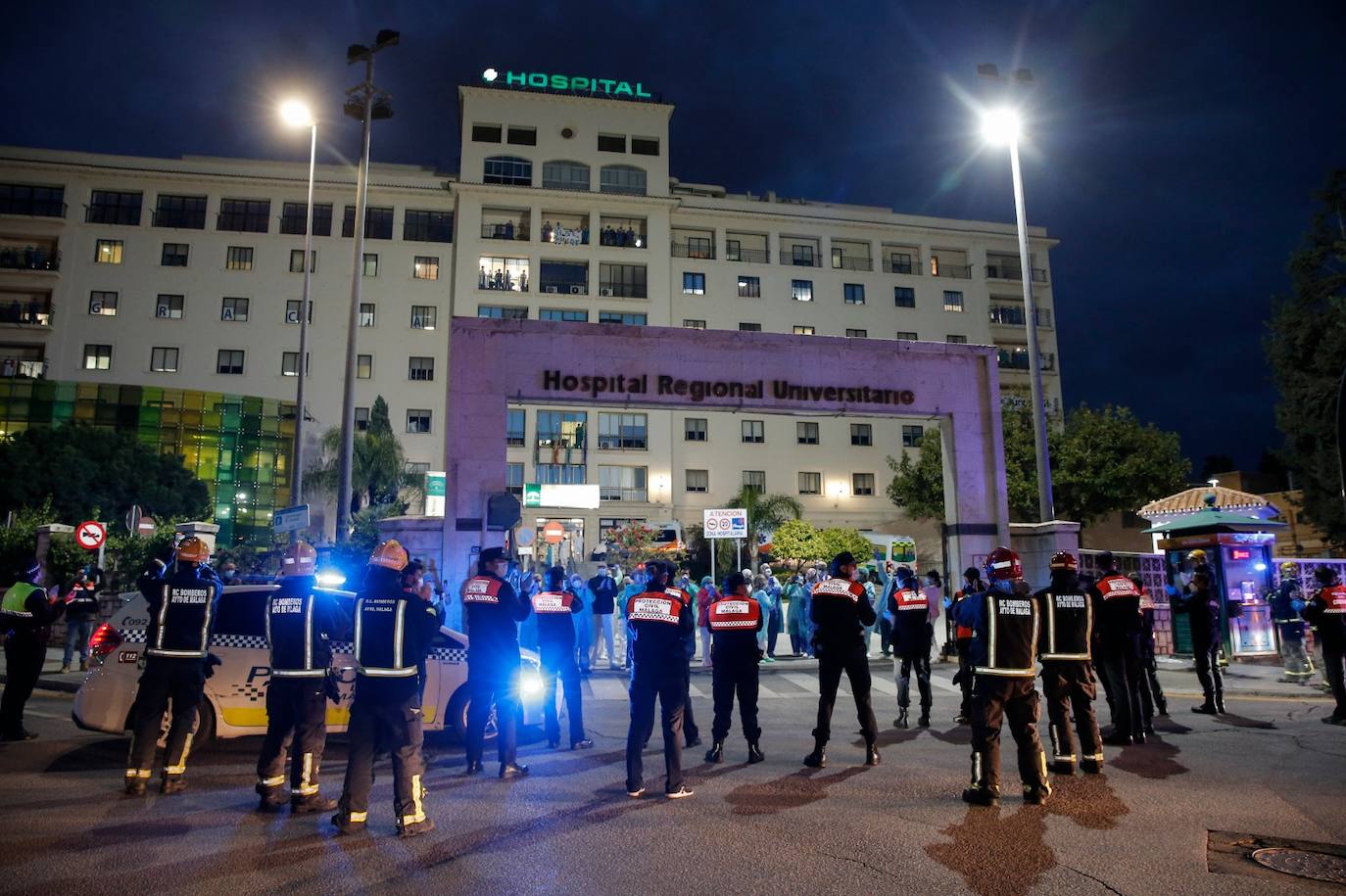 Homenaje a los sanitarios en Carlos Haya