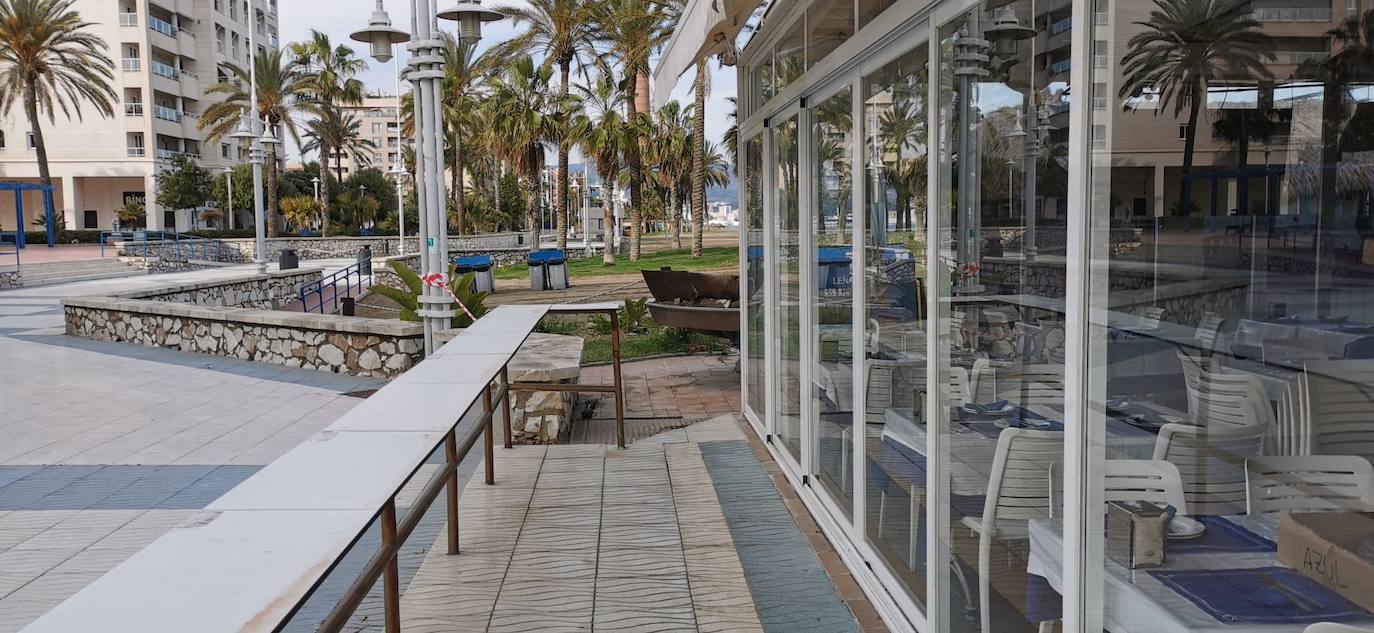 Domingo de playas, paseos marítimos y calles solitarias en Málaga