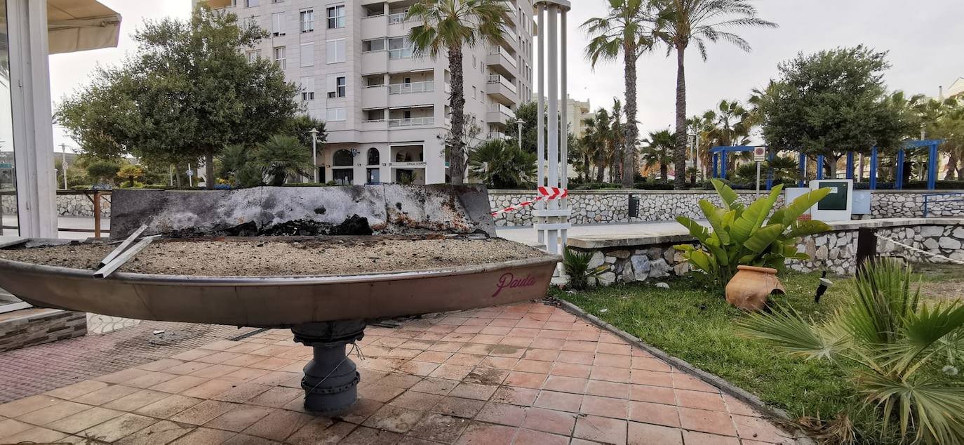 Domingo de playas, paseos marítimos y calles solitarias en Málaga