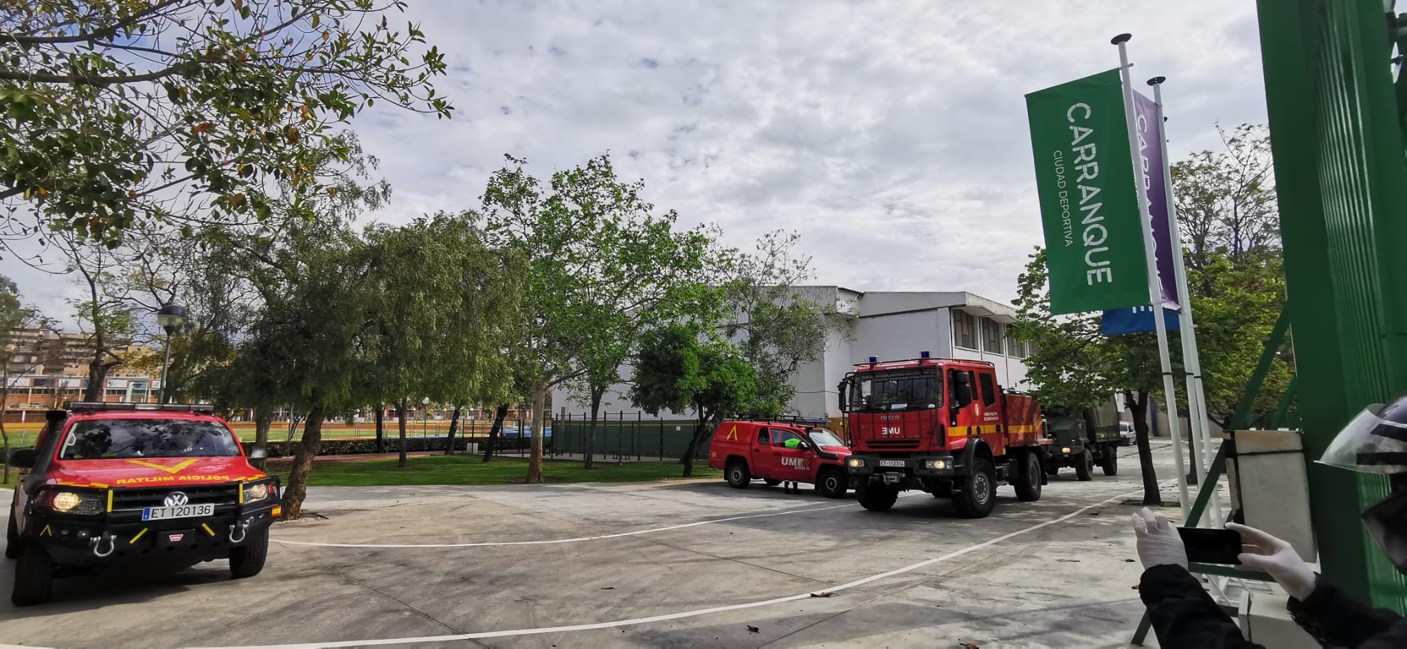 La UME, en la Ciudad Deportiva de Carranque que se va a convertir en un gran hospital para albergar un hospital de campaña.