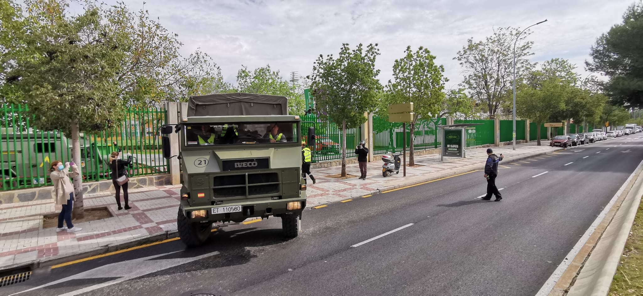 La UME, en la Ciudad Deportiva de Carranque que se va a convertir en un gran hospital para albergar un hospital de campaña.